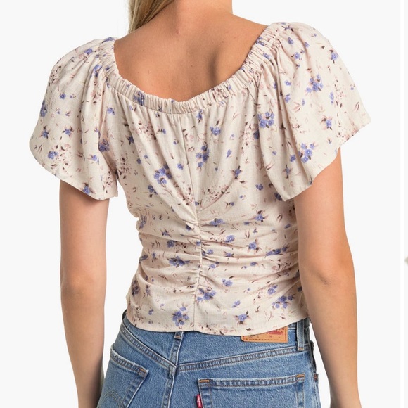 ASTR Flutter Sleeve Faux Wrap Top, Medium NWOT - Picture 2 of 8